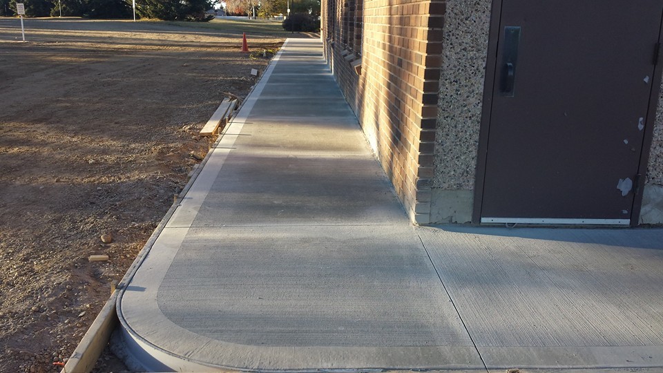 commercial, sidewalk, broomed